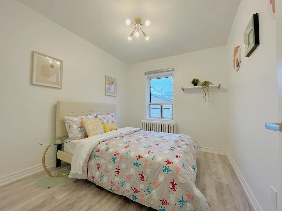 2B With Parking, 10Km To Toronto Downtown Hotel 0*,